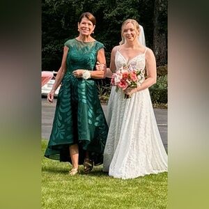 Beautiful forest green gown!